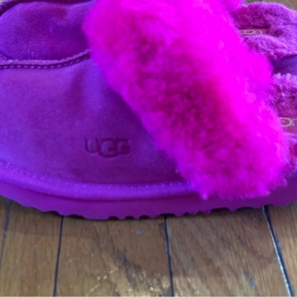 UGG Cozy II Slipper Girls Size 3 Hot Pink Rock Rose Fur Trimmed Slip On Shoes